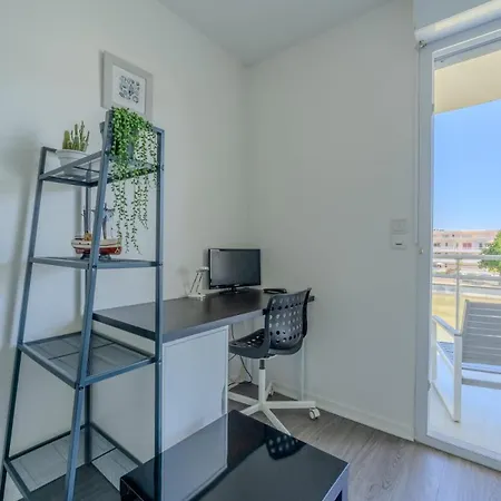 With A View Of La Sole * La Rochelle (Charente-Maritime)