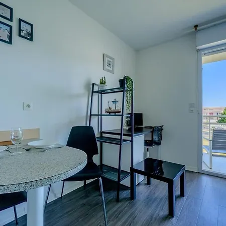 With A View Of La Sole * La Rochelle (Charente-Maritime)