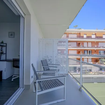 With A View Of La Sole Apartment