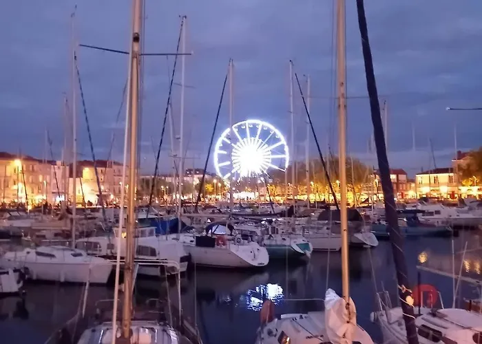 With A View Of La Sole * La Rochelle (Charente-Maritime)